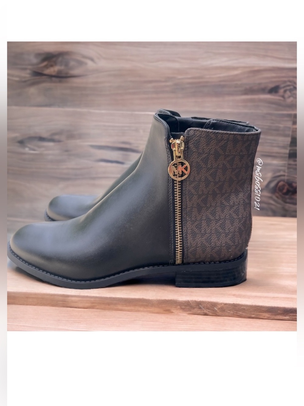 LAST PAIR! Michael Kors Black/Brown Leather Boots Sz 8 BRAND NEW NEVER WORN